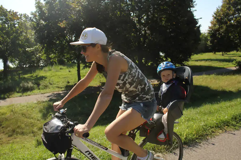 Child seat attachment on a sturdy bicycle